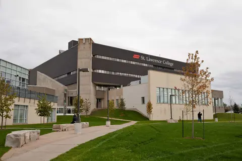 Khuôn viên St. Lawrence College