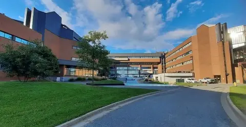 Khuôn viên Cambrian College